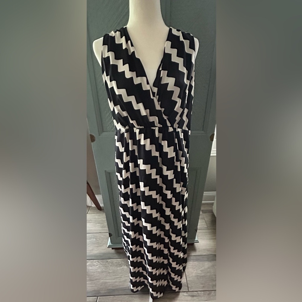 Chico’s black label dress
